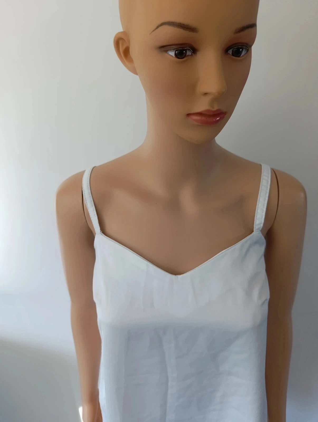 Caraco blanco para mujer – Tank top fluido con tirantes finos – Talla S/M – photo 4